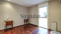 Bedroom of Flat for sale in  Barcelona Capital  with Air Conditioner and Balcony