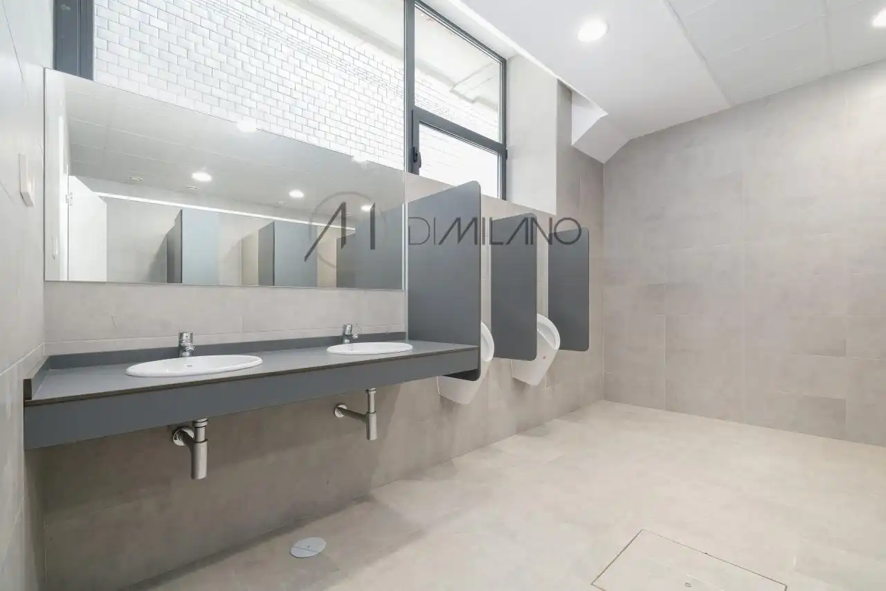 Bathroom of Industrial buildings for rent in Vigo 