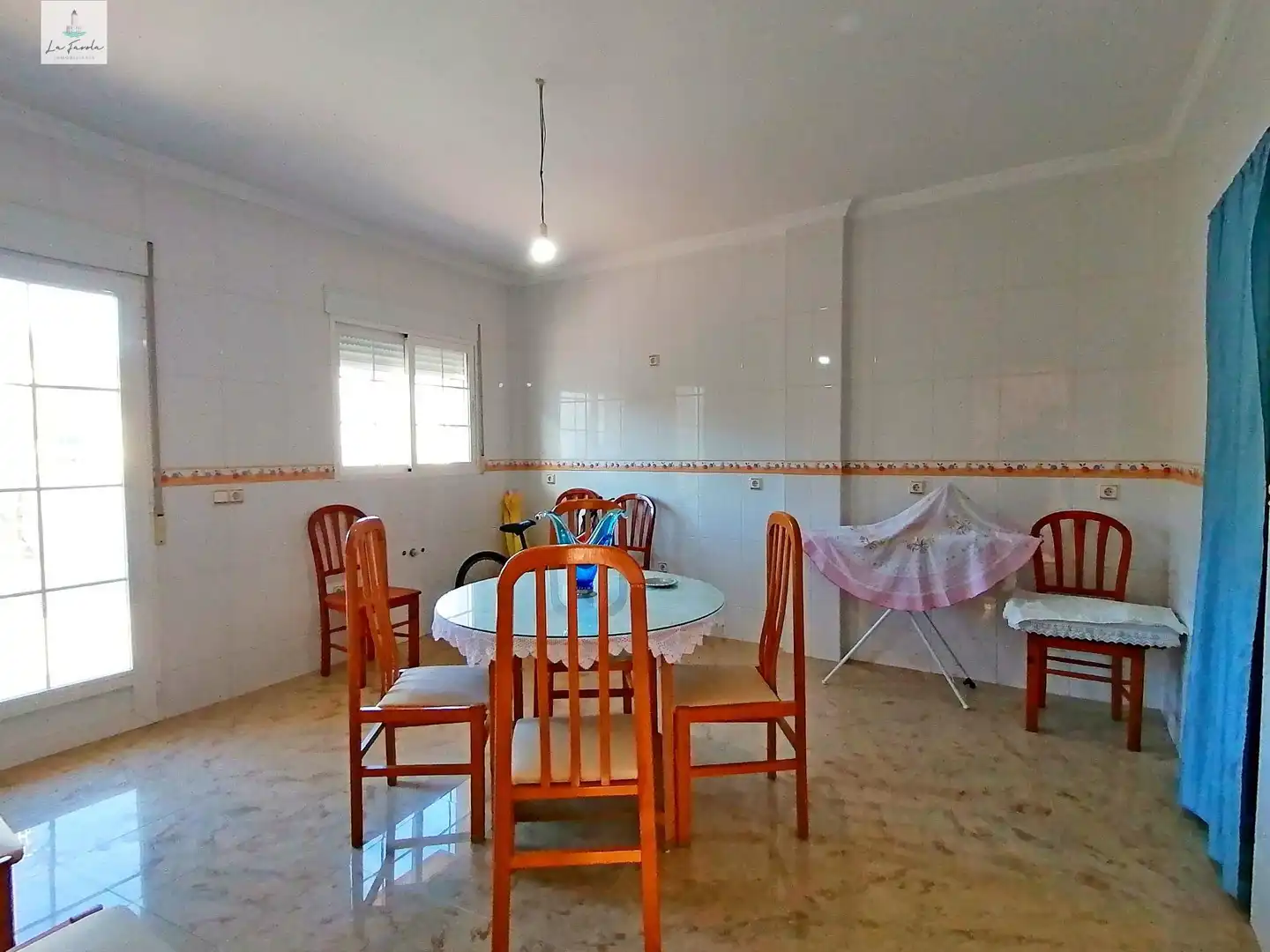 Menjador de Casa o xalet en venda en Loja amb Jardí privat, Terrassa i Traster