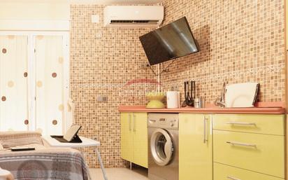 Kitchen of Flat for sale in  Sevilla Capital  with Air Conditioner and Terrace