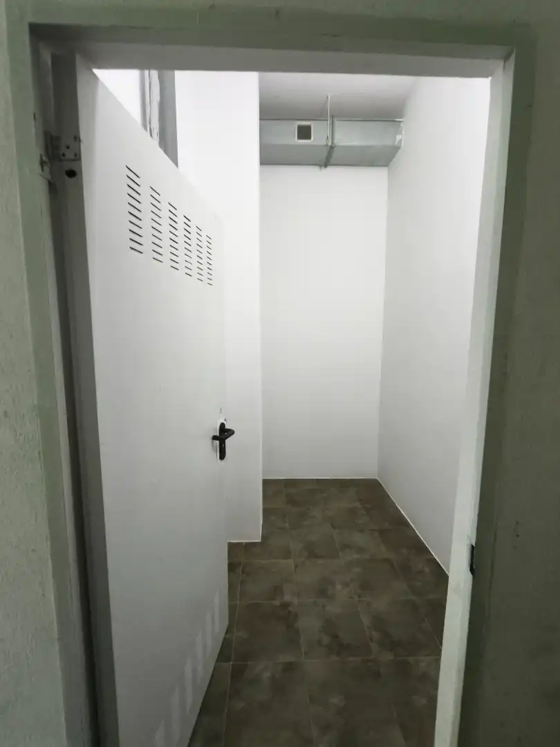 Baño de Trastero en venta en Girona