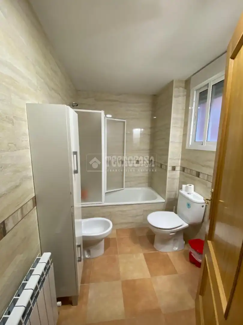 Baño de Piso en venta en Yunquera de Henares con Calefacción