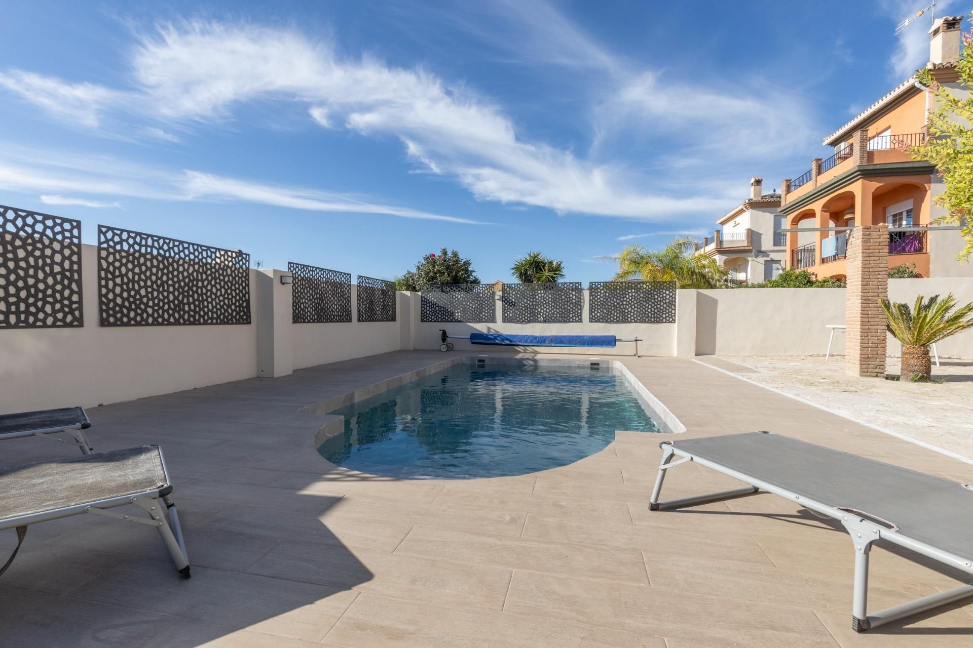 Piscina de Casa o chalet en venta en Alhendín con Calefacción, Jardín privado y Terraza