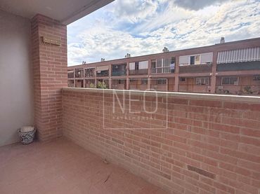 Piso con balcón en venta en Calle JOAQUINA EGUARAS