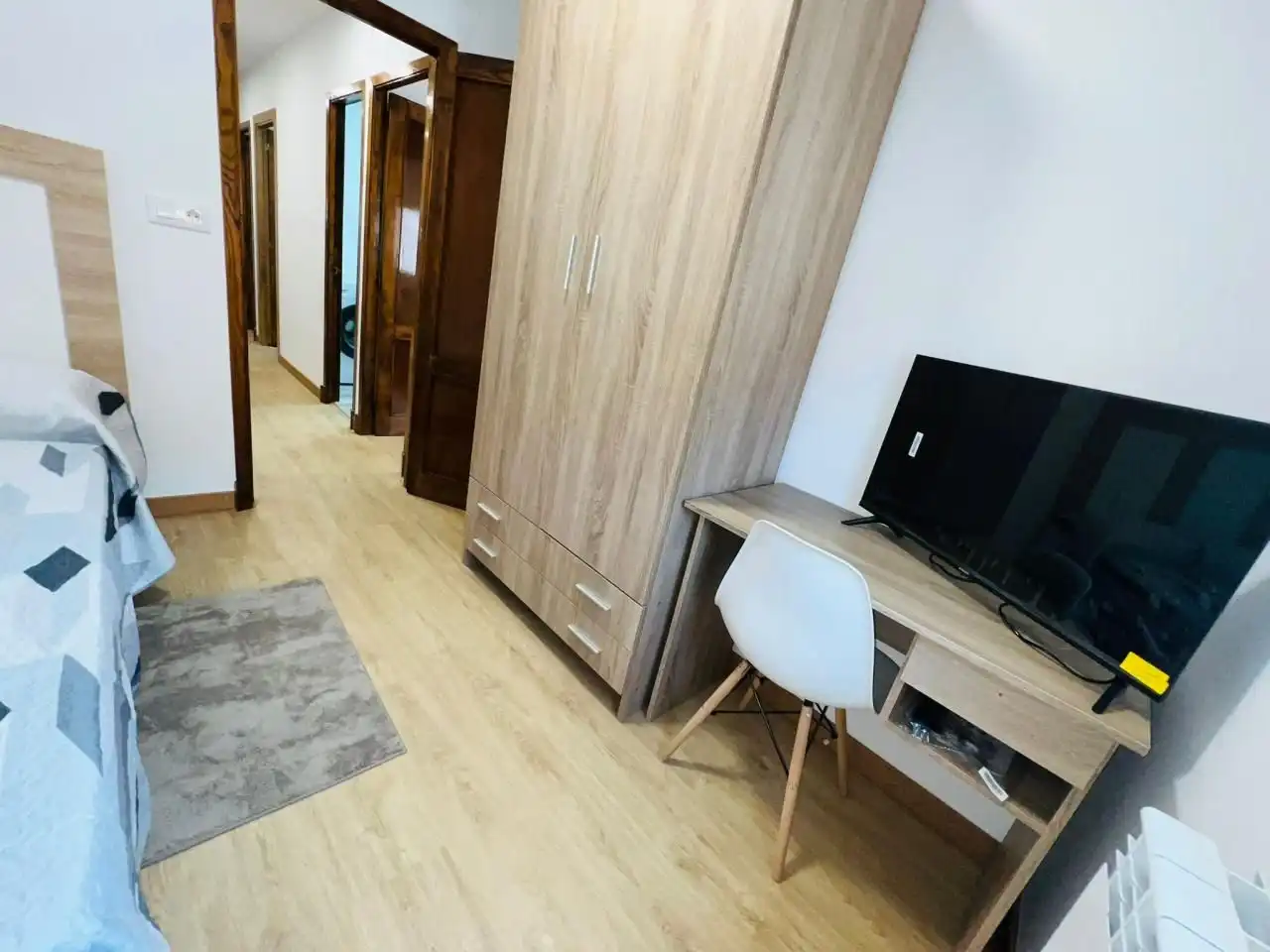 Bedroom of Flat for share in Ourense Capital   with Heating, Furnished and Balcony