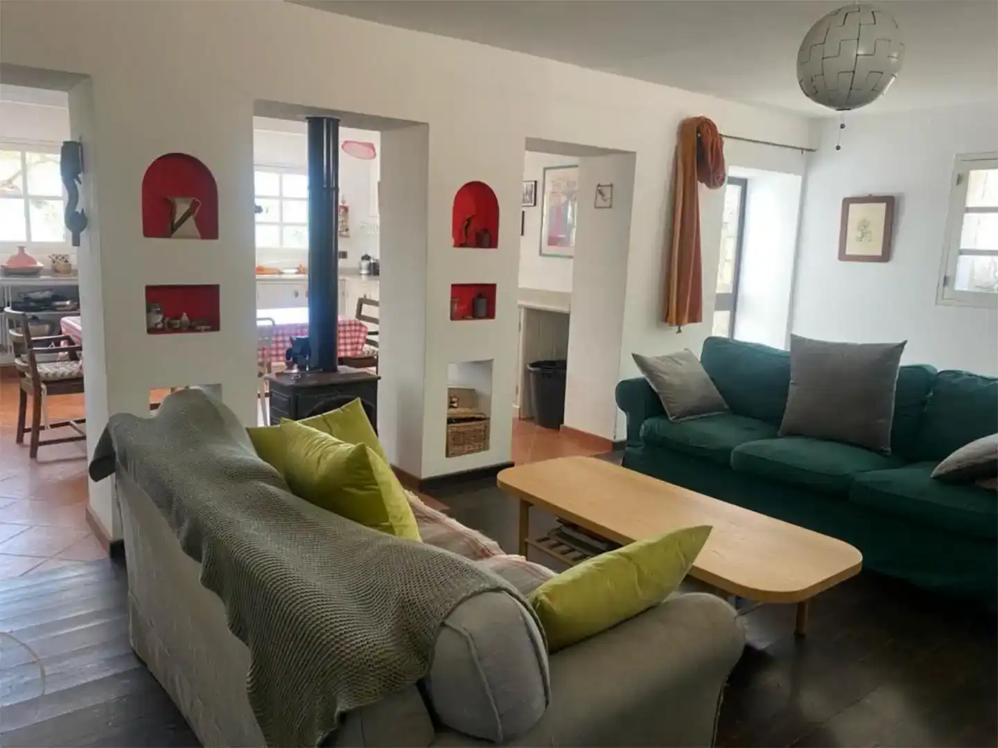 Sala d'estar de Finca rústica en venda en Cortes de la Frontera amb Jardí privat, Forn i Rentadora