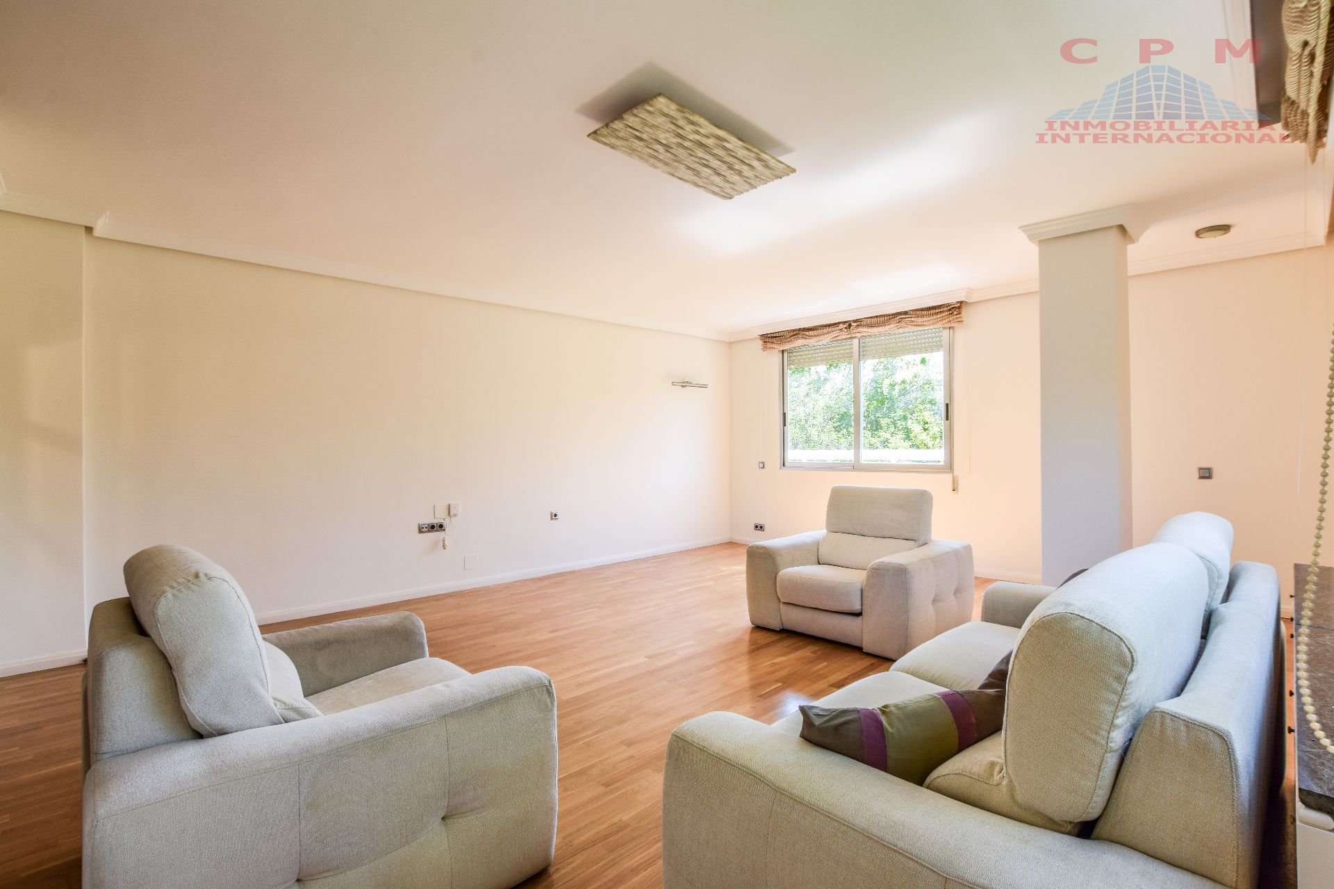 Living room of Flat to rent in  Madrid Capital  with Air Conditioner, Heating and Oven