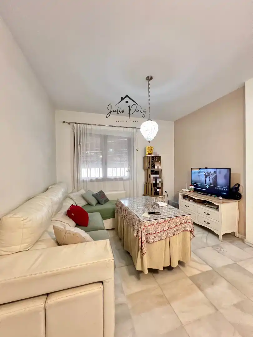 Sala d'estar de Casa o xalet en venda en Coria del Río amb Aire condicionat i Traster