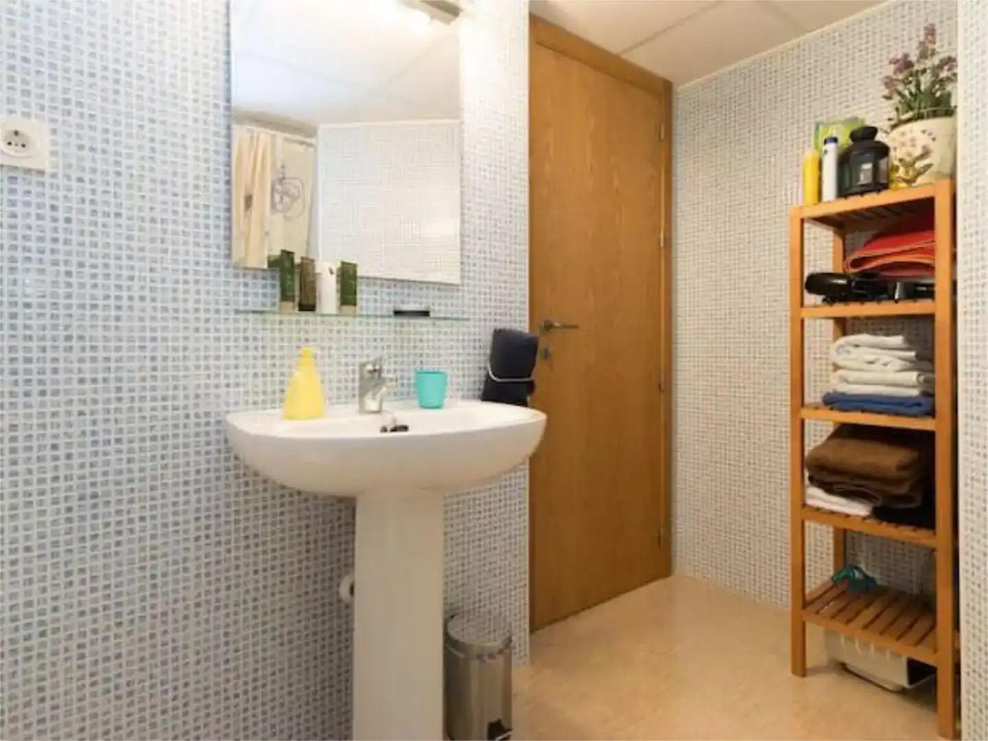 Baño de Piso de alquiler en  Barcelona Capital con Aire acondicionado