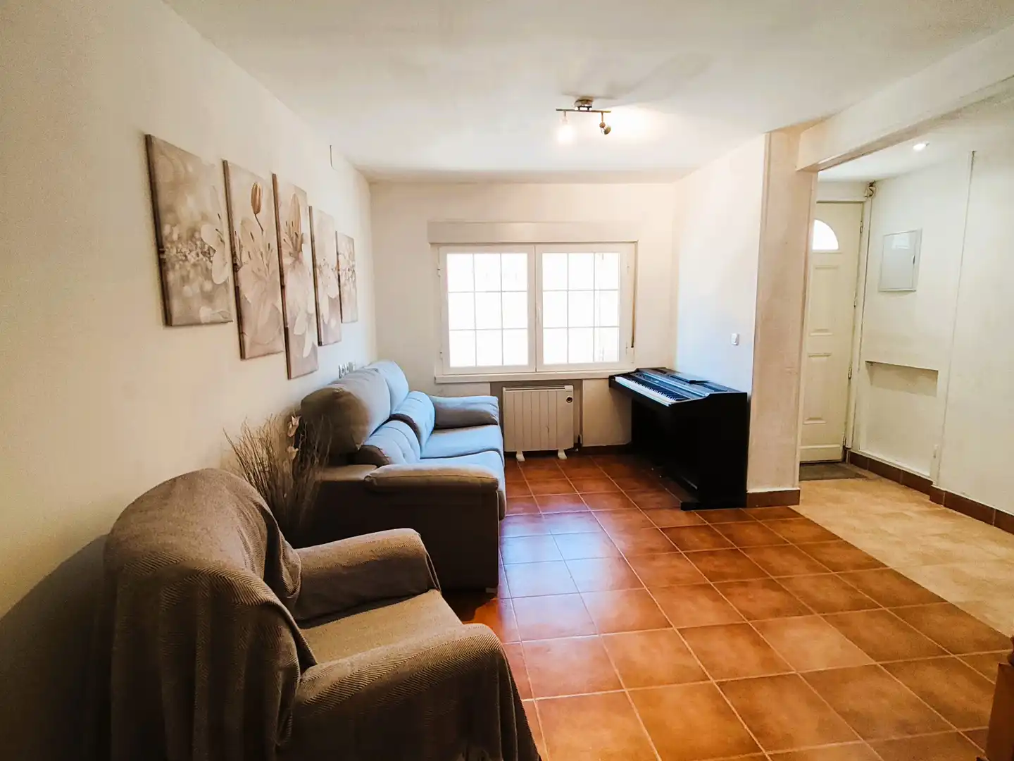Sala d'estar de Casa o xalet en venda en El Campillo (Valladolid) amb Calefacció, Moblat i Forn
