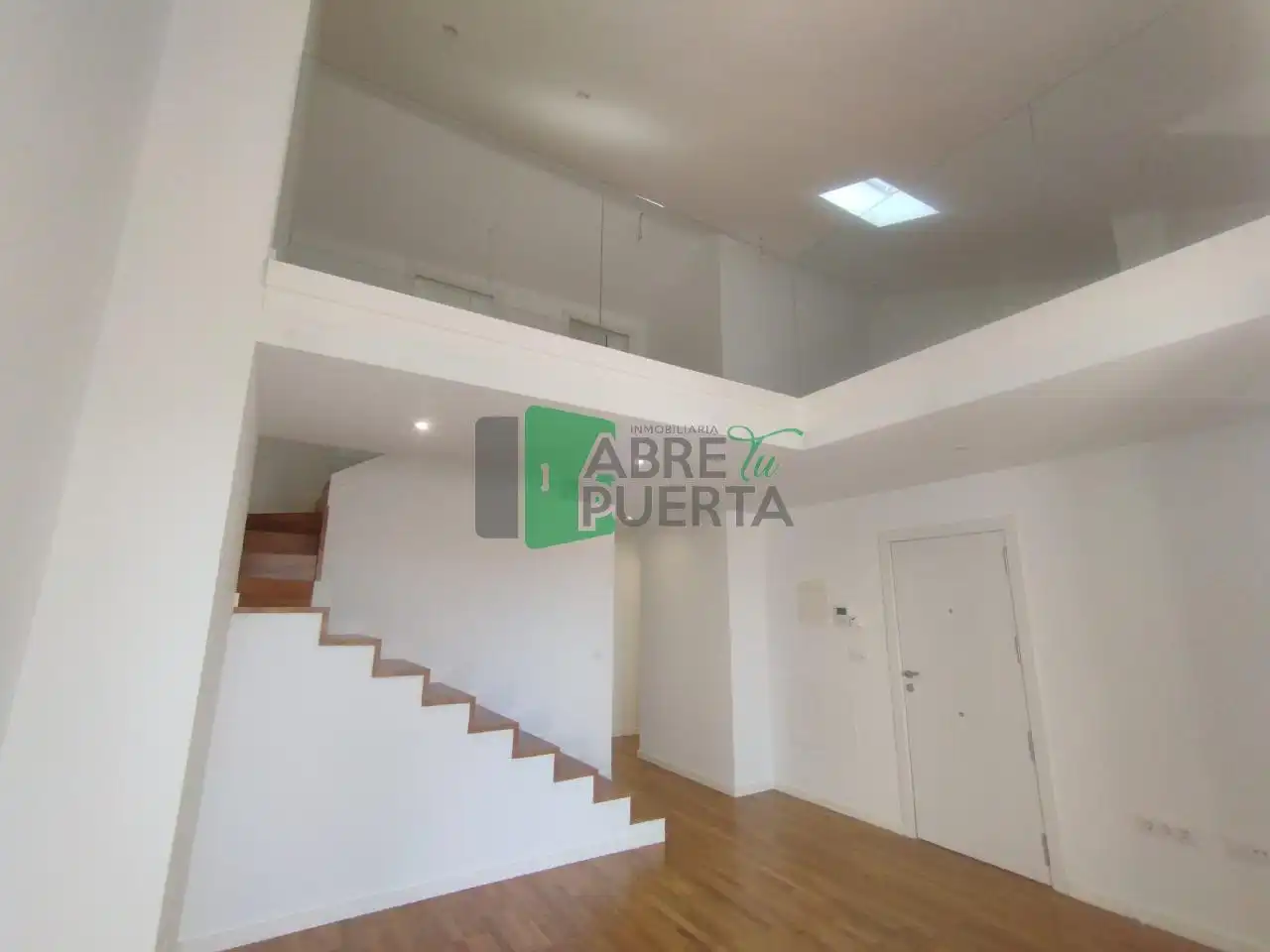 Maisonette zur Miete in Ourense Capital  mit Heizung, Abstellraum und Balkon