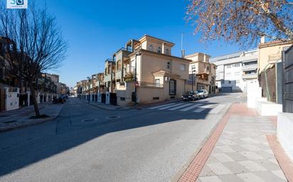 Exterior view of Single-family semi-detached for sale in Atarfe  with Air Conditioner, Heating and Terrace