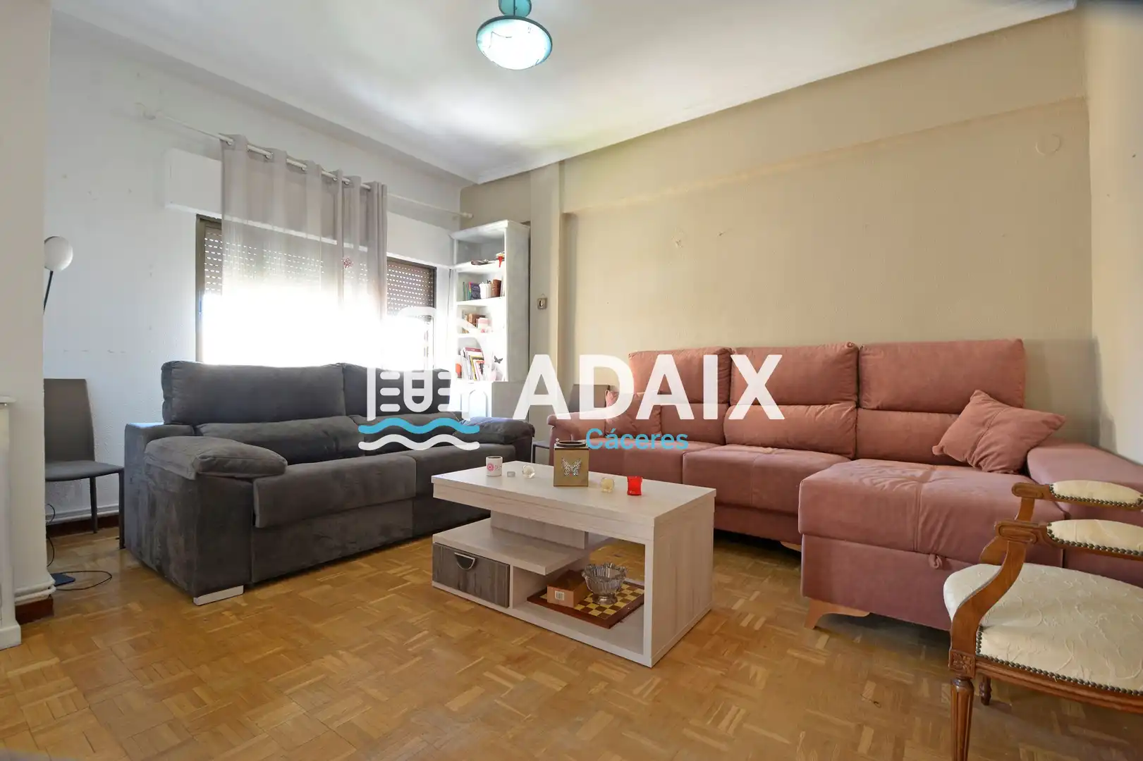 Flat with lift to rent in Calle Reyes Huertas