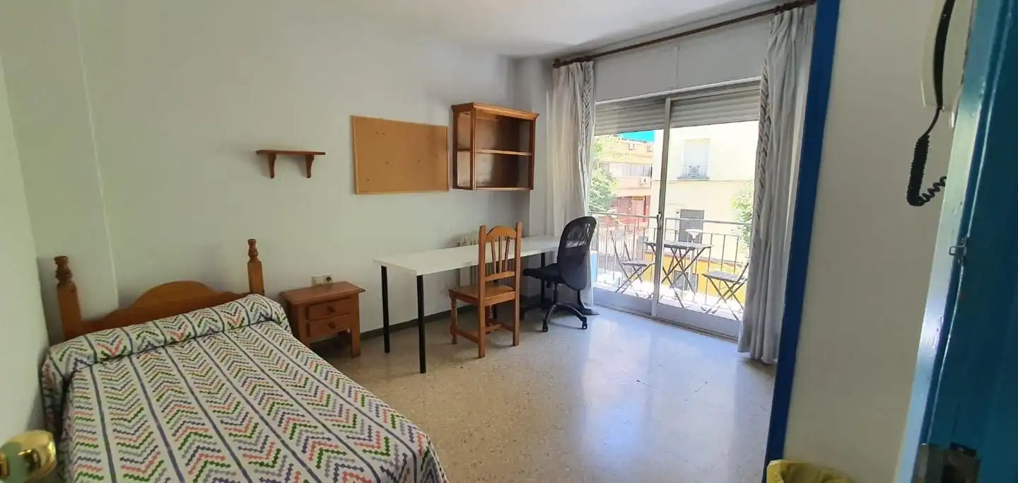 Estudio de alquiler en Calle Calle Melchor Almagro, Centro - Sagrario