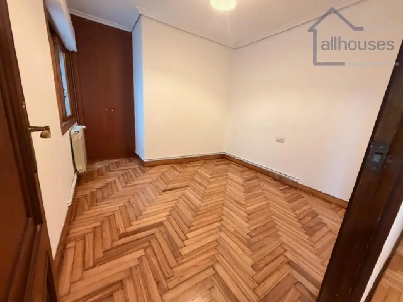 Habitación de Piso en venta en Vigo  con Calefacción, Parquet y Terraza
