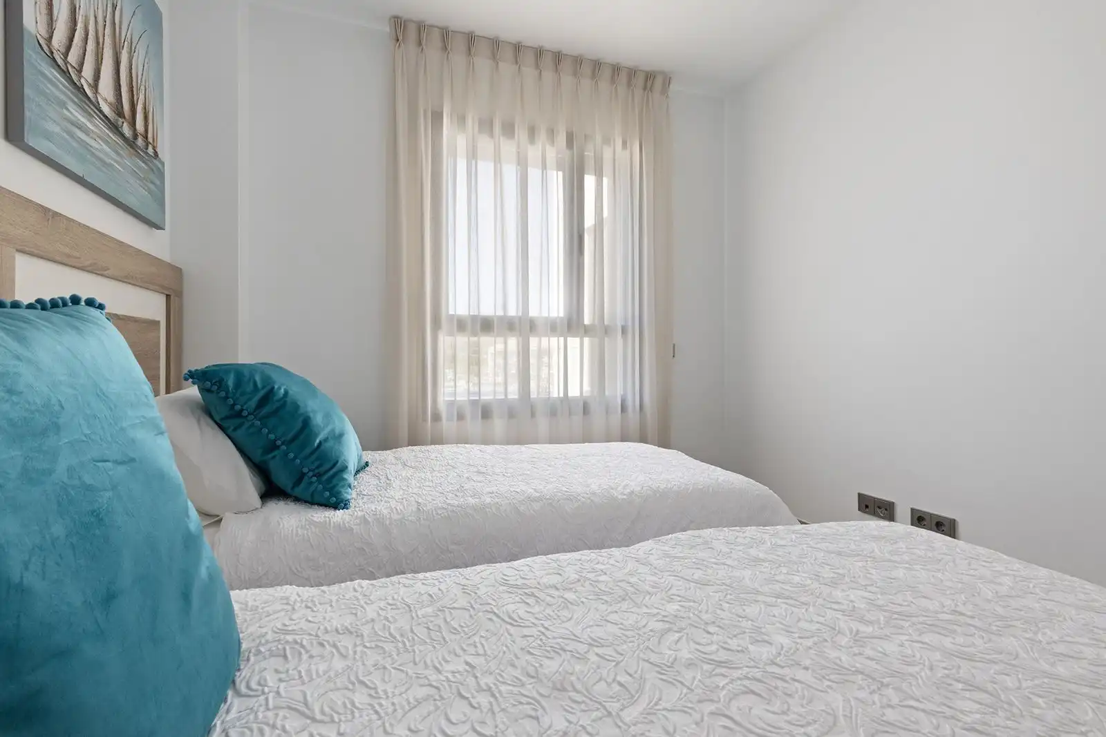 Dormitori de Apartament en venda en Casares amb Aire condicionat, Terrassa i Moblat