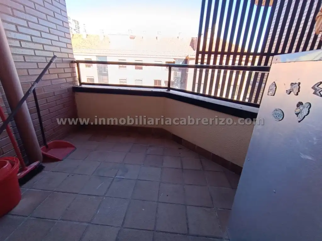 Flat for sale in Calle Rodrigo de Arriaga Mendo, Residencia