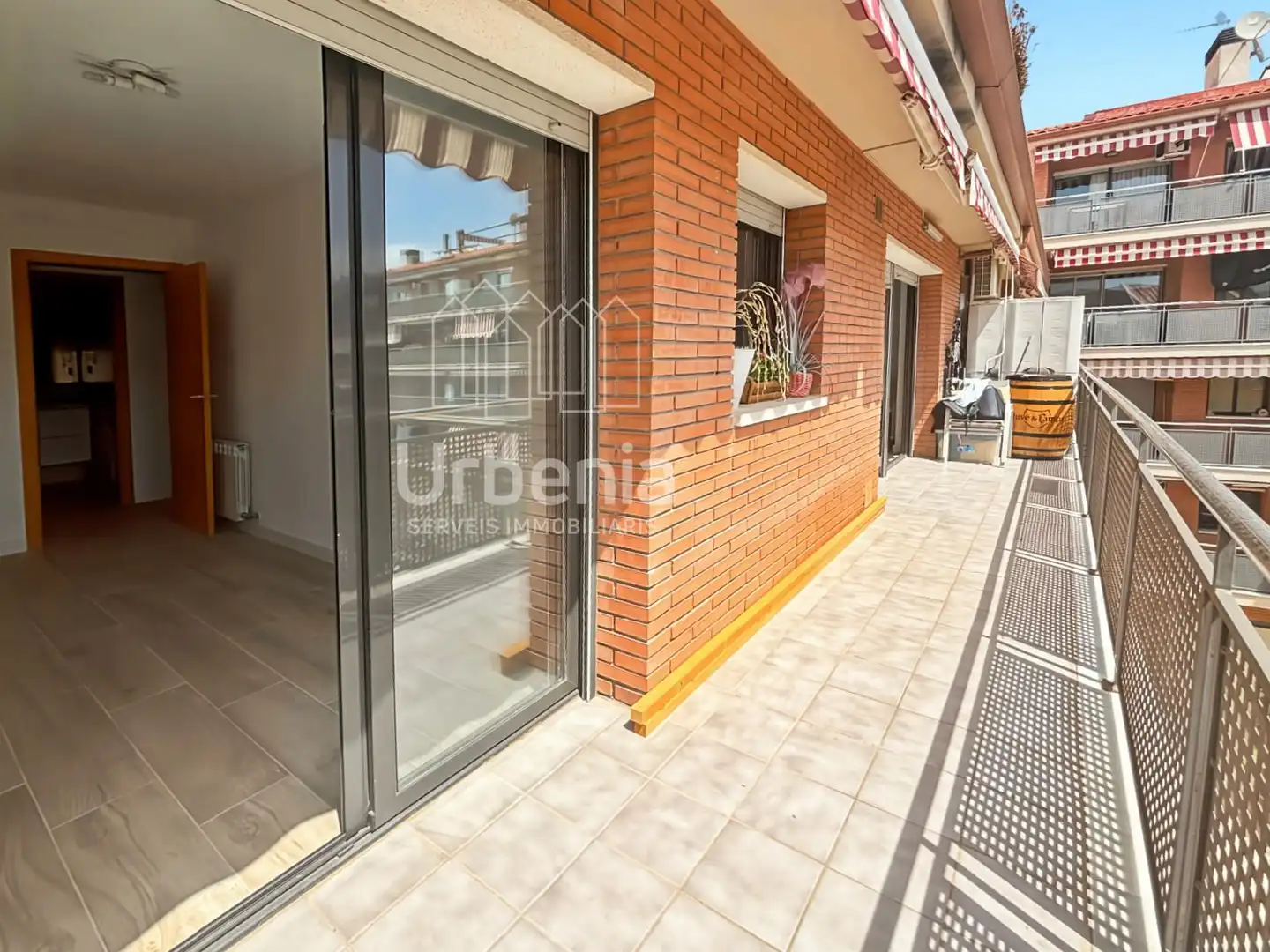 Vista exterior de Dúplex en venda en Calella amb Calefacció, Terrassa i Piscina