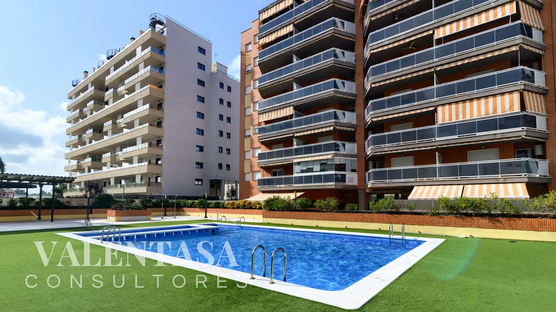 Piscina de Piso en venta en La Pobla de Farnals con Aire acondicionado, Jardín privado y Terraza