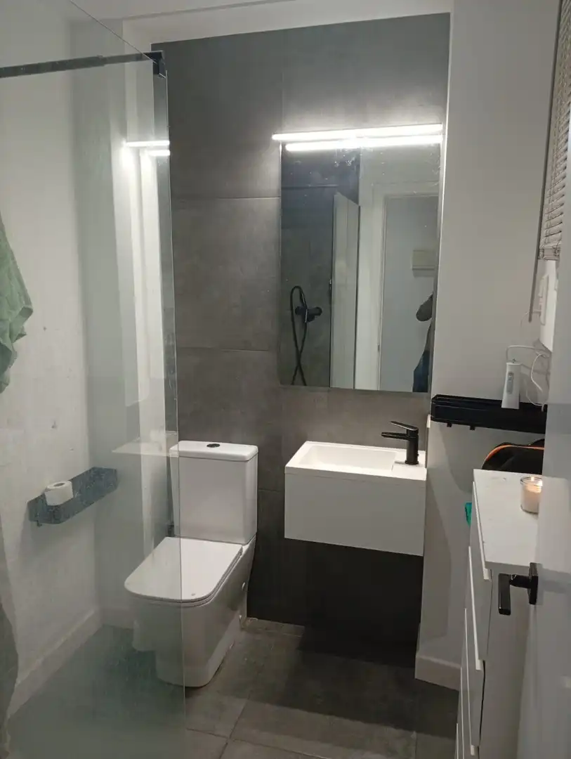 Bathroom of Flat for sale in Fuengirola  with Air Conditioner, Heating and Furnished