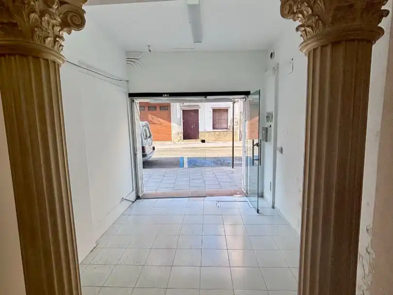 Local comercial de lloguer a sant sebastia 68, imagen 5