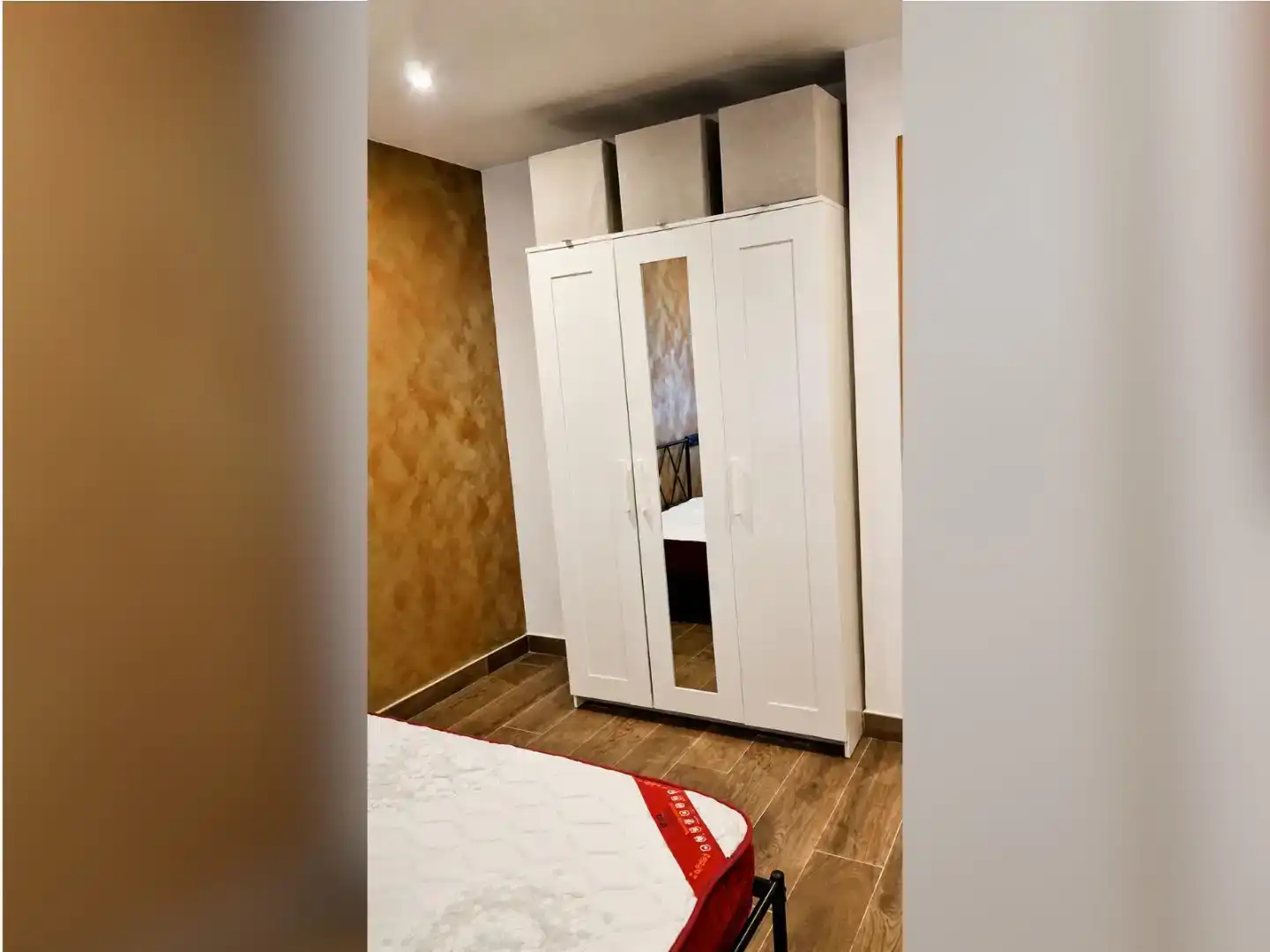 Dormitori de Pis per a compartir en Langreo amb Parquet i Moblat