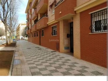 Piso en venta en Plaza Carlos Cano 6