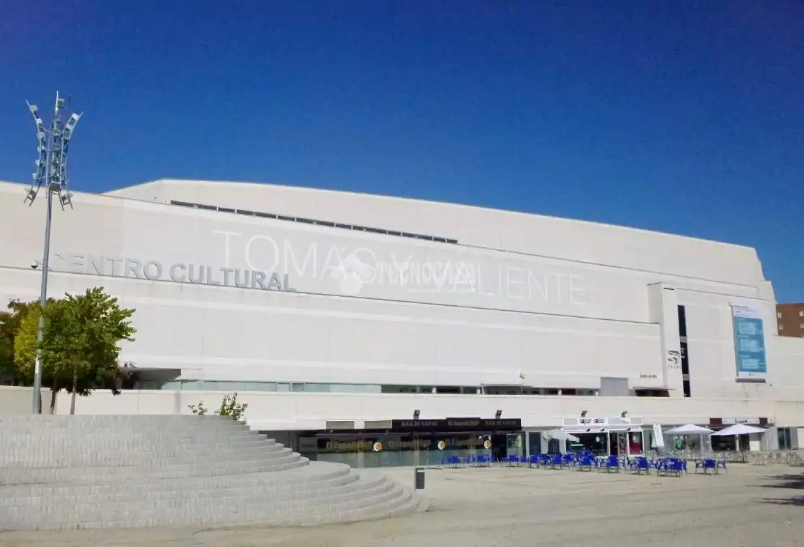 Vista exterior de Pis en venda en Fuenlabrada amb Calefacció i Internet