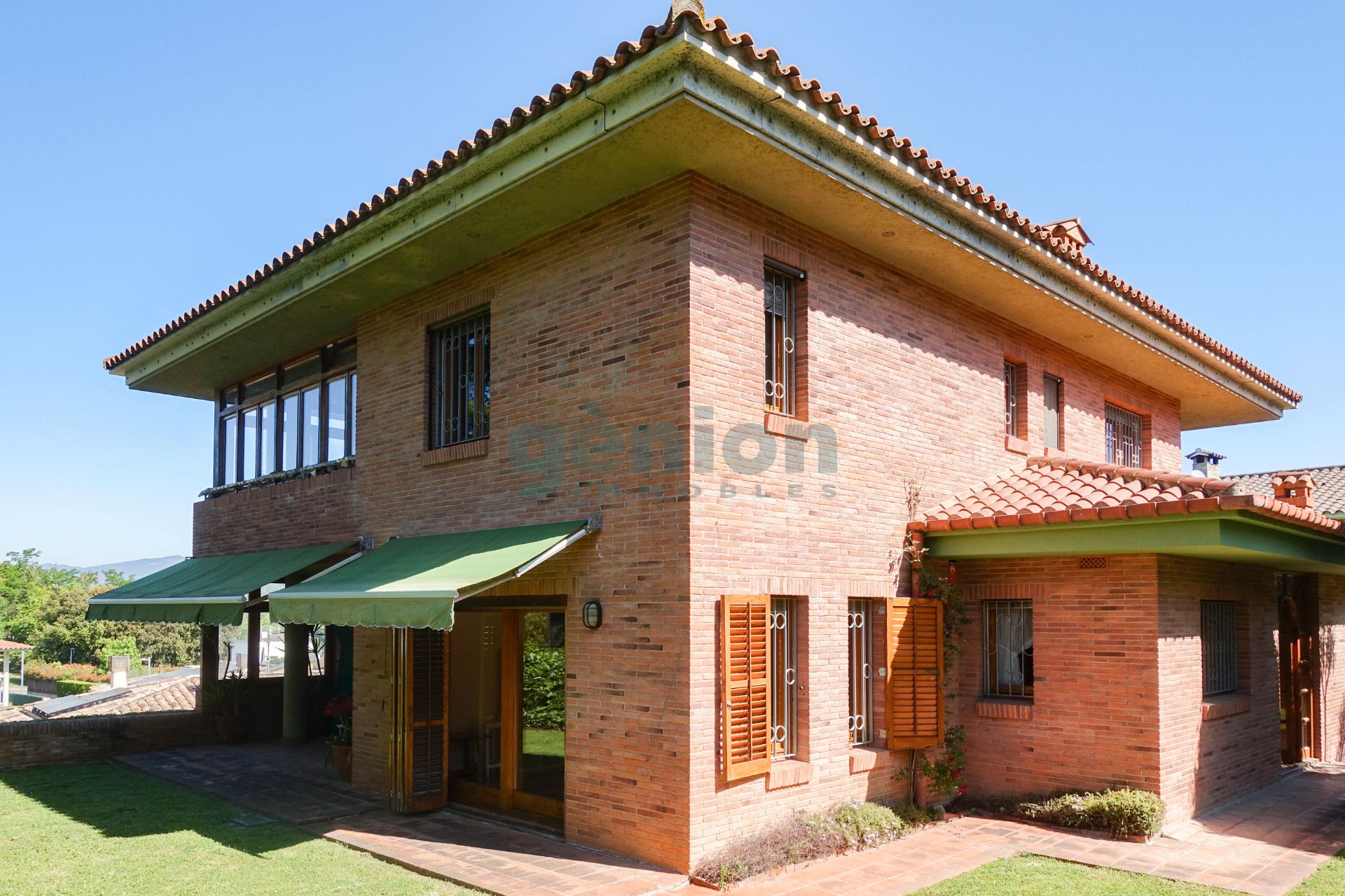 Exterior view of House or chalet for sale in Girona Capital  with Heating, Private garden and Terrace