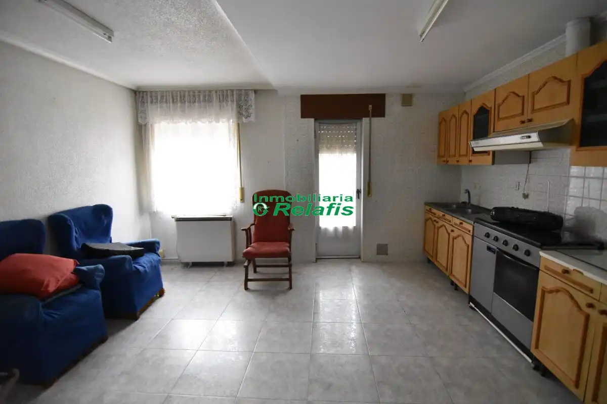 Flat with terrace for sale in San Blas 8-10, imagen 3