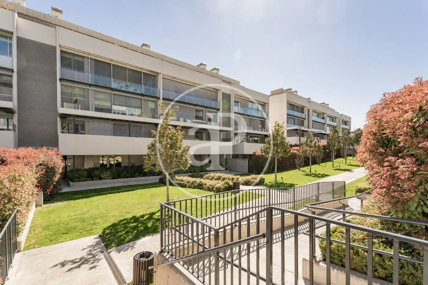 Vista exterior de Àtic en venda en Pozuelo de Alarcón amb Aire condicionat, Calefacció i Jardí privat