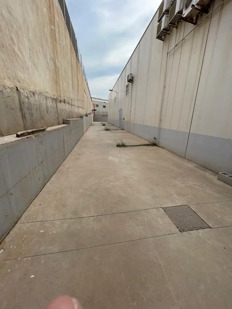 Außenansicht von Fabrikhallen zur Miete in Cartagena