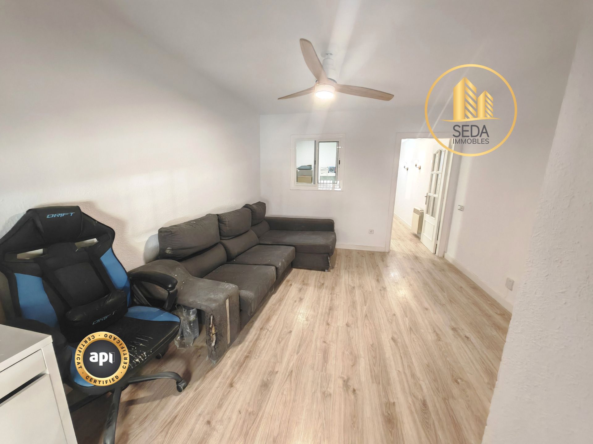 Living room of Flat for sale in Terrassa  with Heating, Parquet flooring and Balcony
