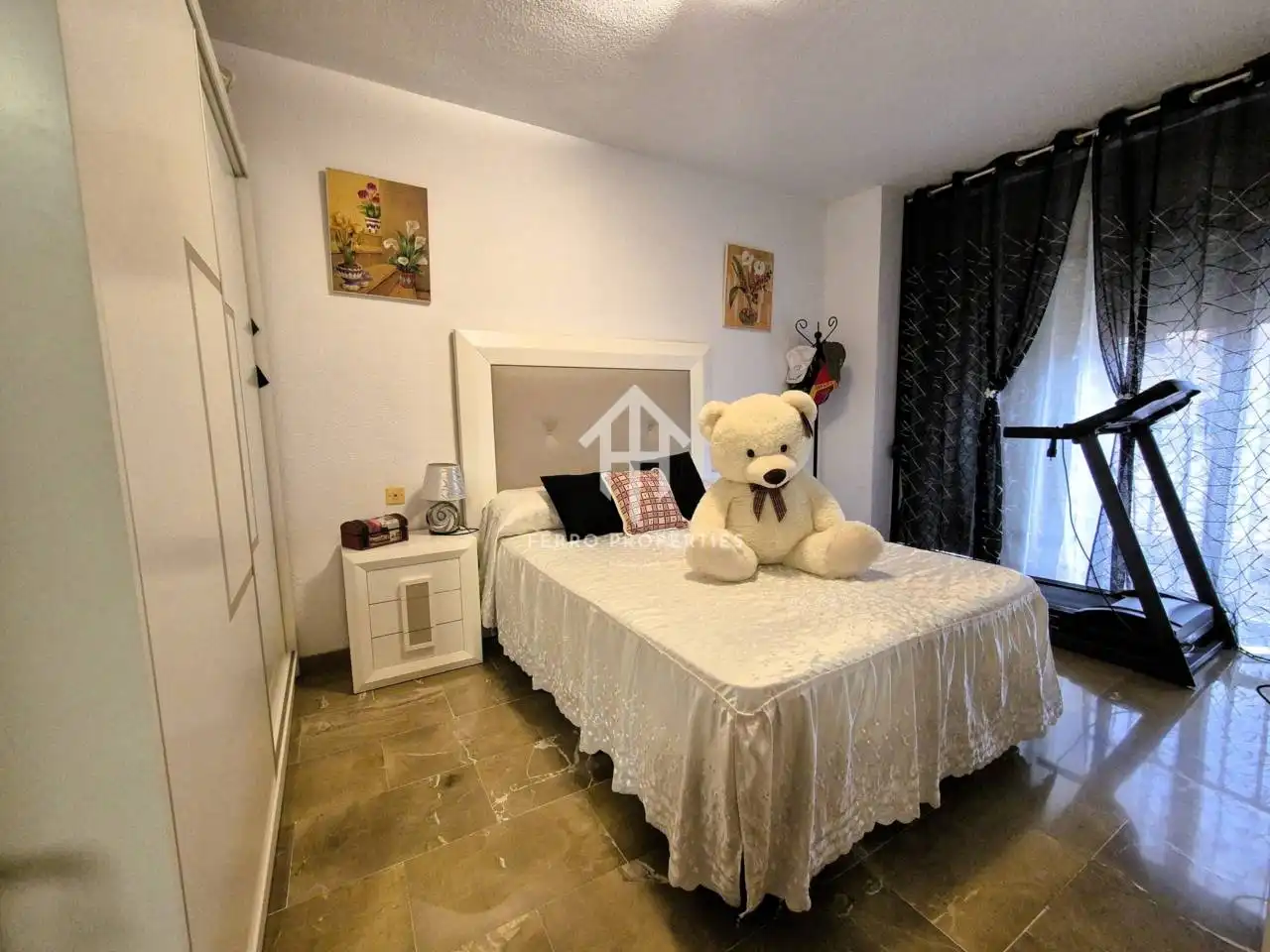 Habitación de Piso en venta en Loja con Aire acondicionado y Amueblado
