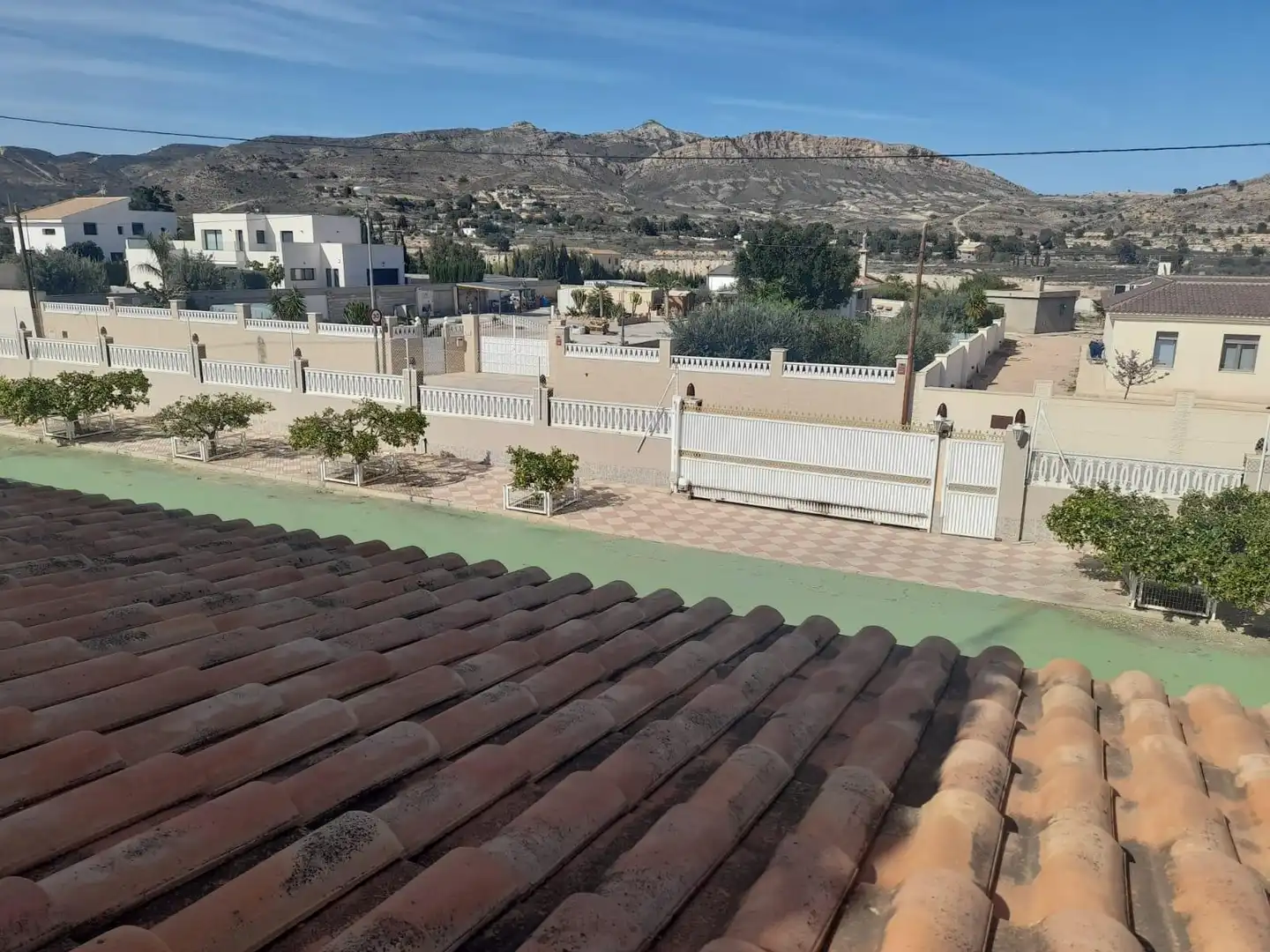 Vista exterior de Casa o xalet en venda en Alicante / Alacant amb Calefacció, Jardí privat i Terrassa