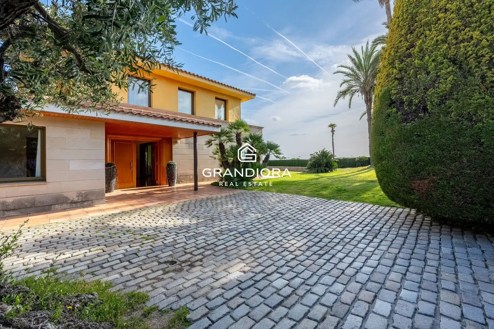 Detached house with pool for sale in Calle Llaüt, imagen 3