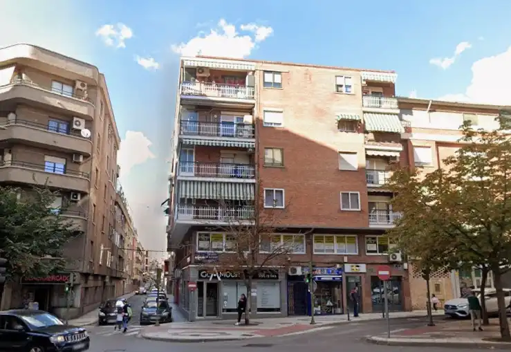 Pis amb ascensor en venda a Calle Miguel Servet