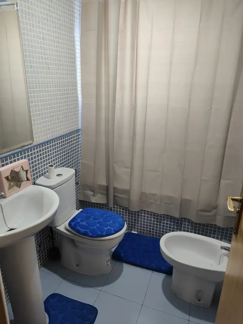 Baño de Casa adosada en venta en Cabezamesada con Calefacción, Parquet y Piscina
