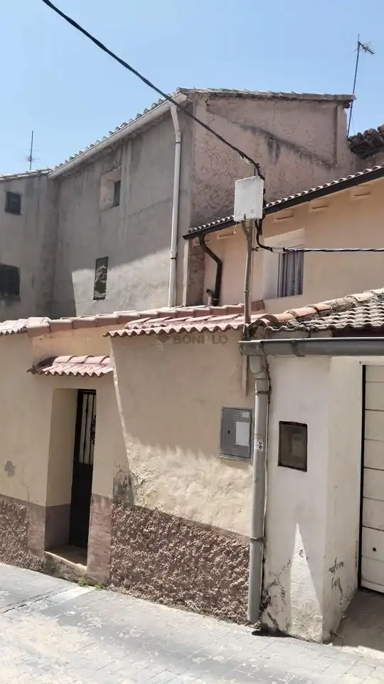 Außenansicht von Einfamilien-Reihenhaus zum Verkauf in Utrillas mit Klimaanlage, Heizung und Möbliert