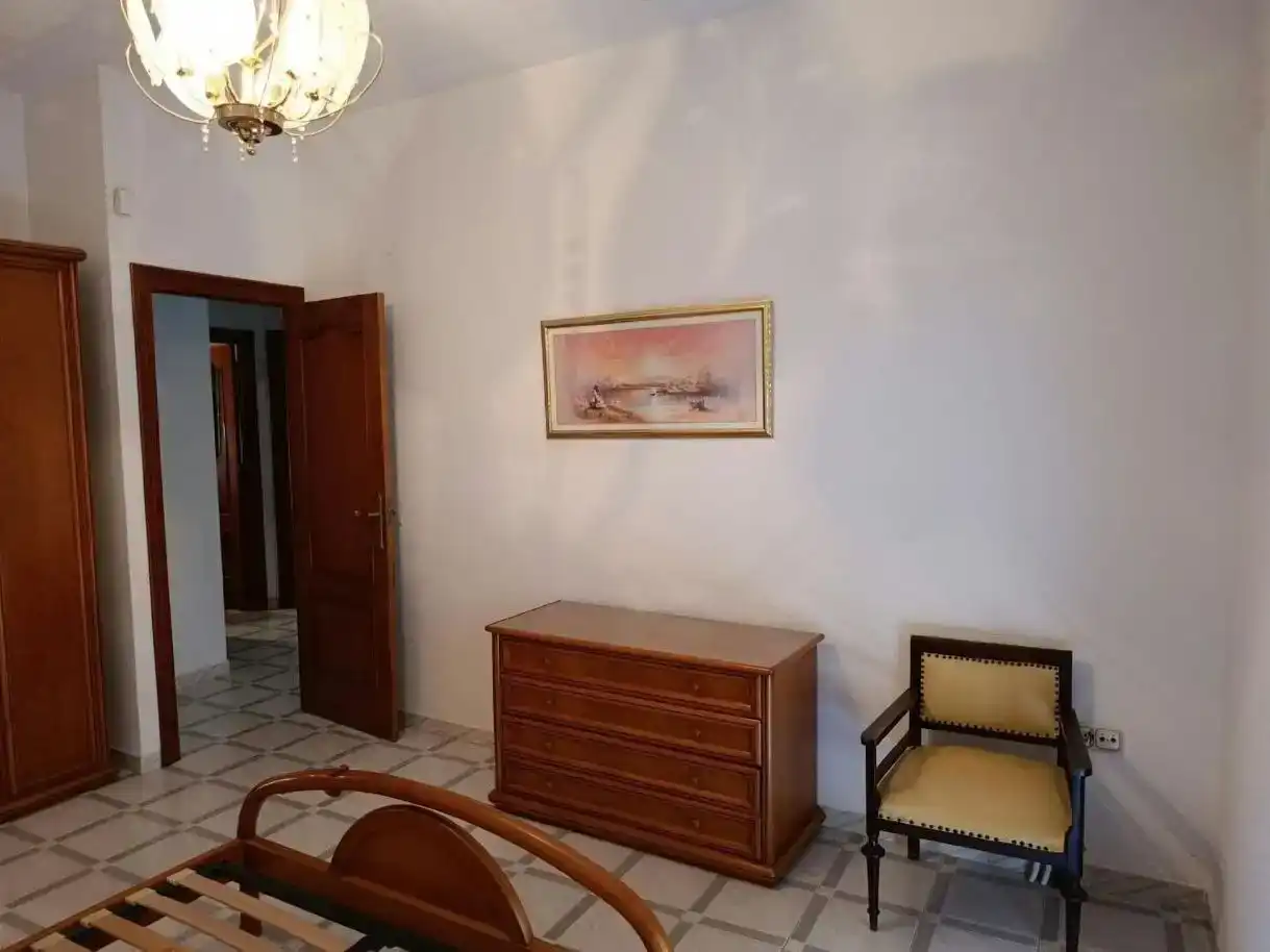 Sala d'estar de Pis en venda en Pinos Puente amb Jardí privat, Traster i Balcó