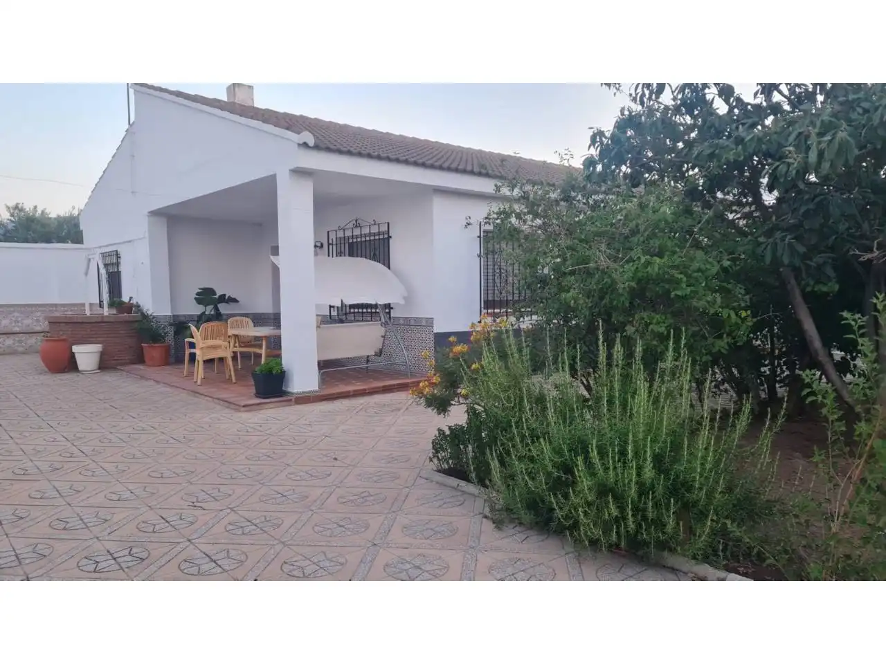 Chalet con piscina en venta en Baza, imagen 3