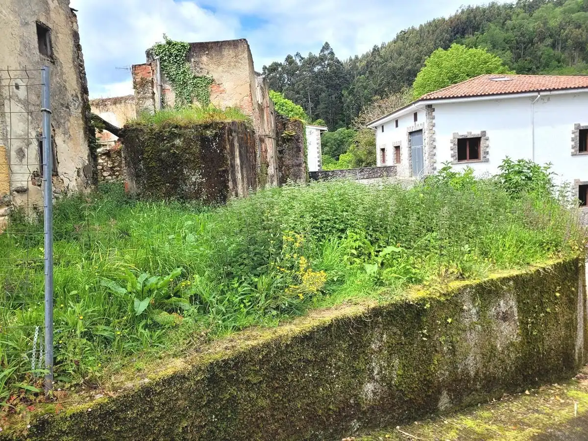 Casa o xalet en venda en Llanes amb Jardí privat