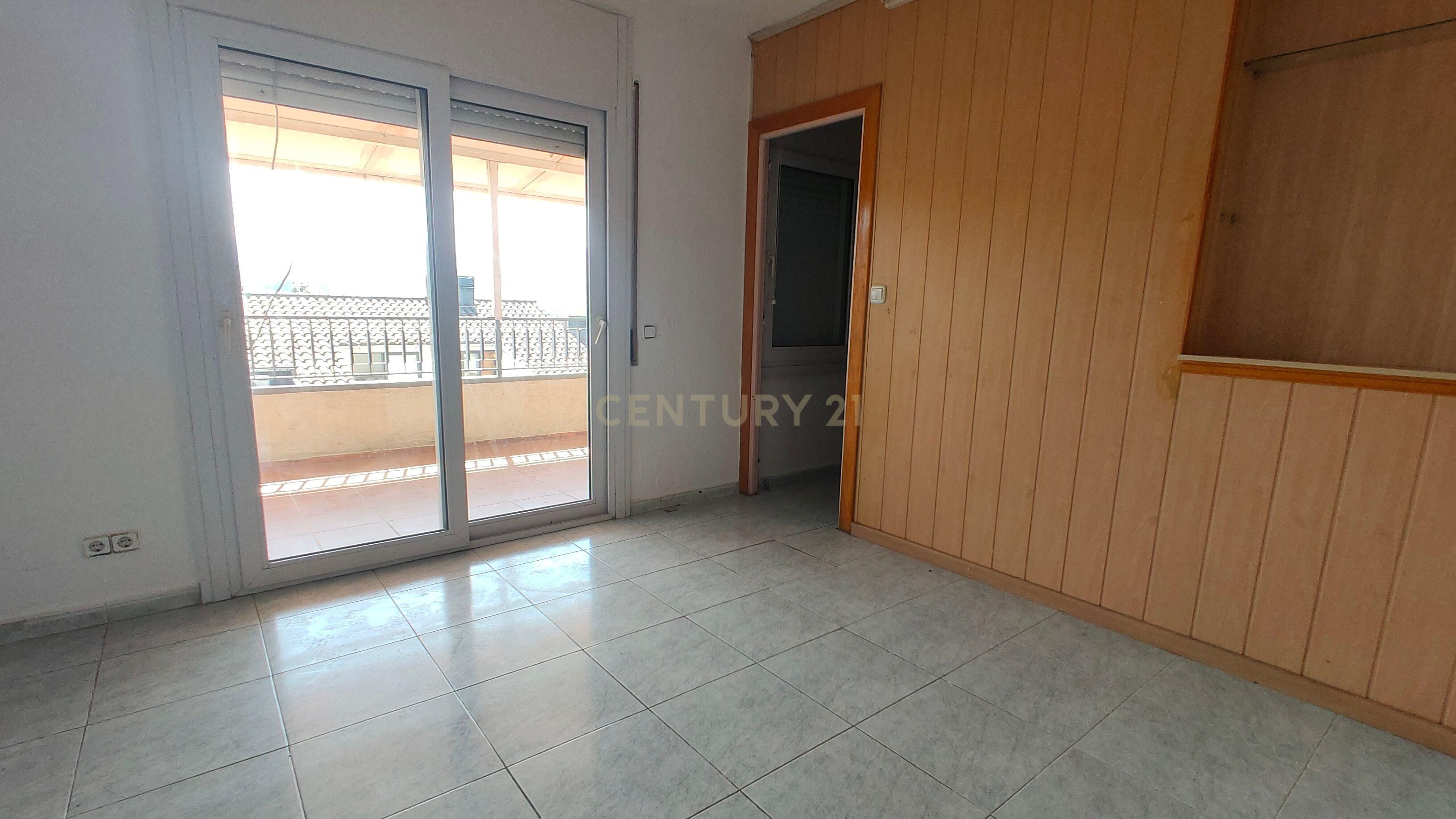 Bedroom of Apartment for sale in Olot