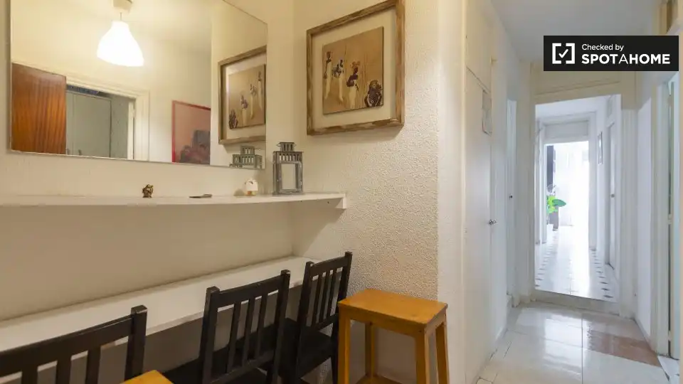 Flat for share in Madrid  with Air Conditioner, Heating and Terrace