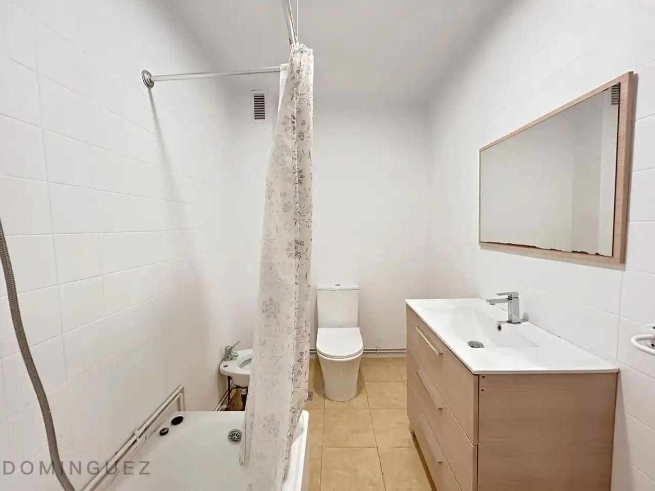 Bathroom of Attic for rent in Vigo   with Storage room and Furnished