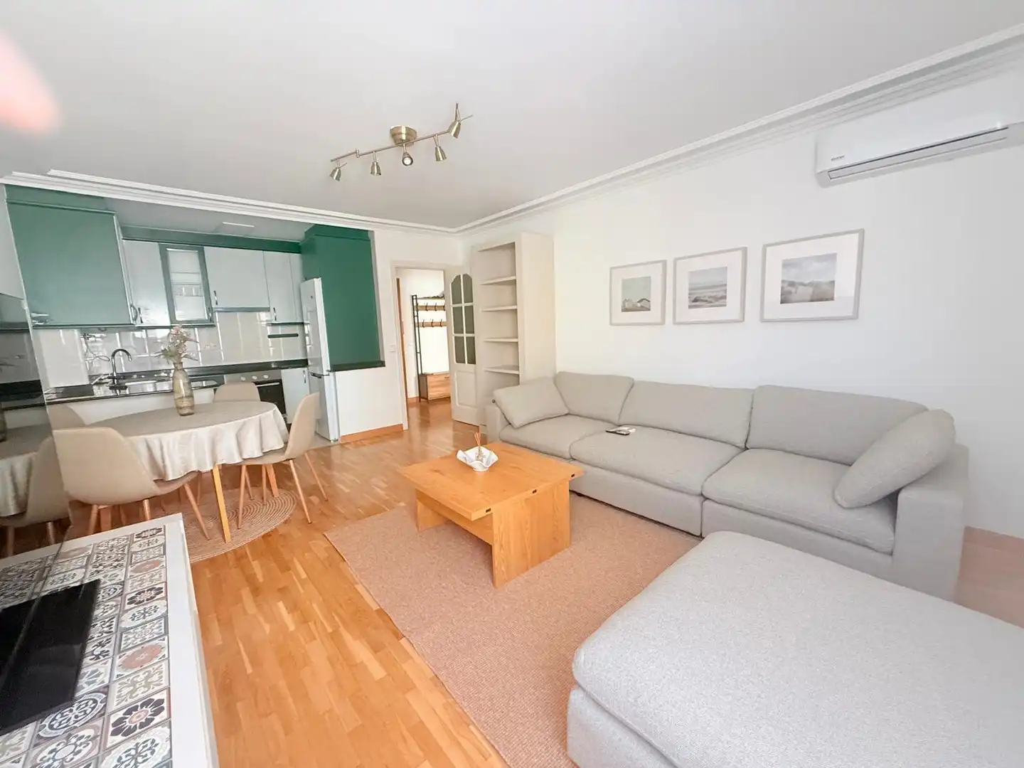 Sala d'estar de Apartament de lloguer en Ponferrada amb Aire condicionat, Calefacció i Terrassa