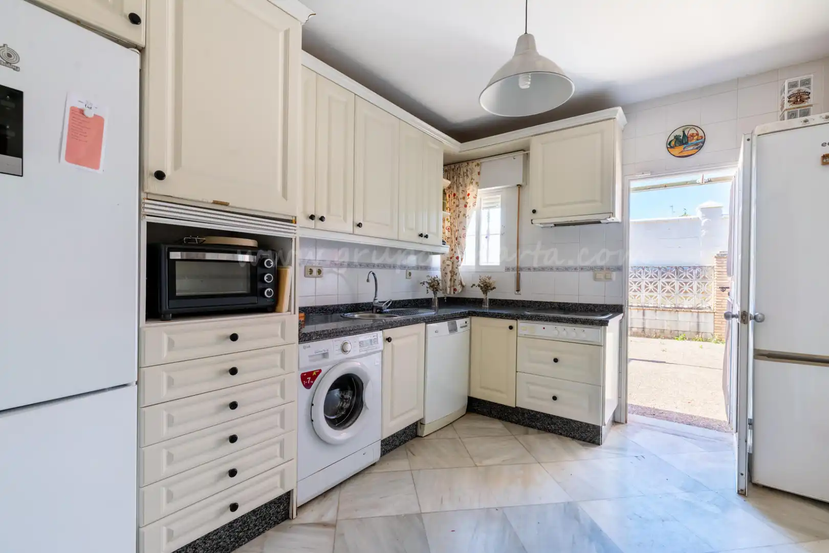 Cocina de Casa o chalet en venta en Villanueva del Ariscal con Aire acondicionado, Calefacción y Jardín privado