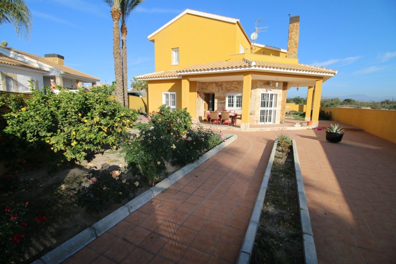Jardí de Casa o xalet en venda en Huércal-Overa amb Jardí privat, Terrassa i Traster