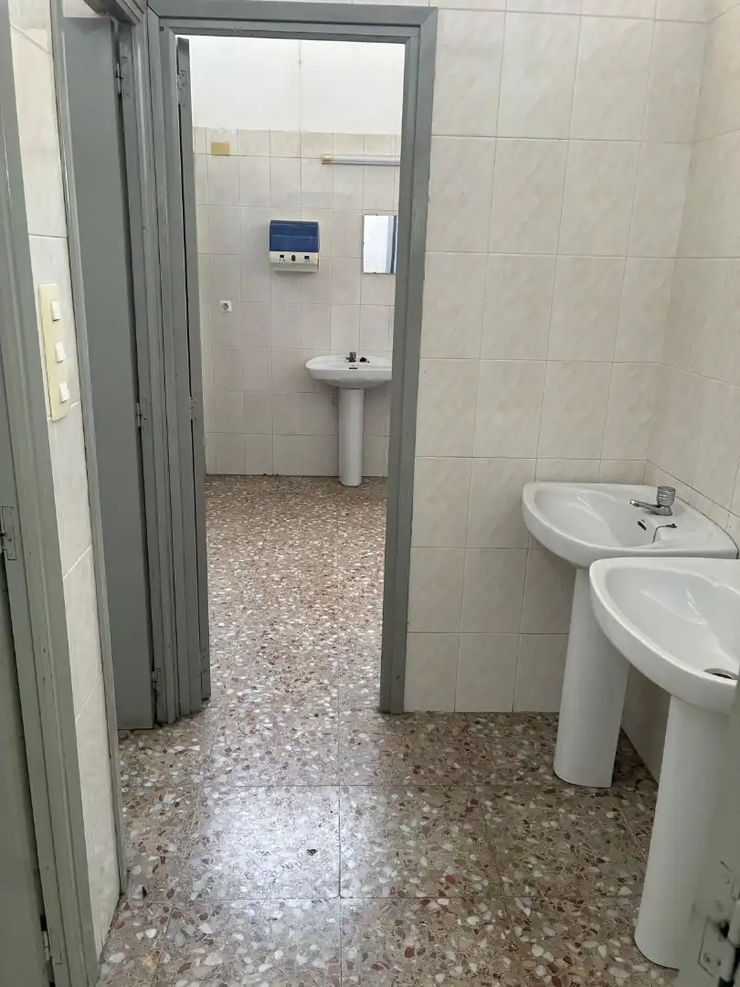 Baño de Nave industrial de alquiler en Elche / Elx