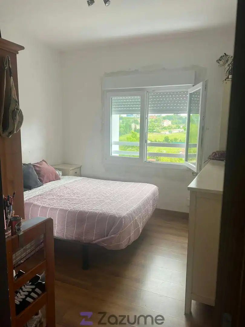 Schlafzimmer von Wohnung zur Miete in Avilés mit Klimaanlage, Heizung und Möbliert